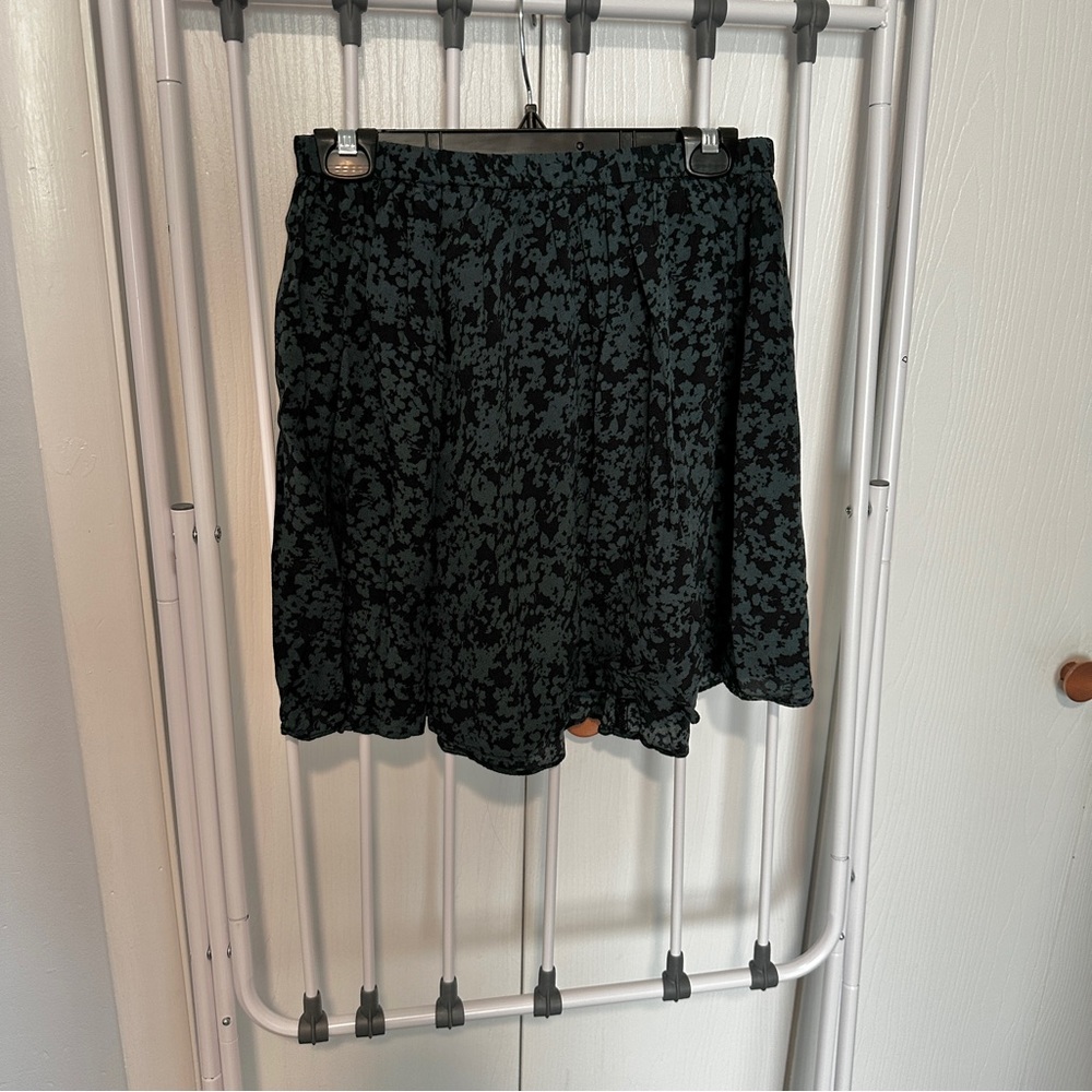 Uniqlo Black and Green Mini Skirt